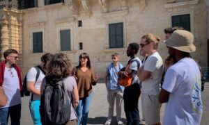 visiter la valette avec un guide; voyage scolaire pays anglophone