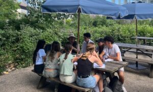 cours d'anglais en extérieur