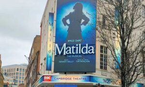 affiche comédie musicale matilda; voyage scolaire lycée
