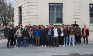 groupe en voyage scolaire à bordeaux; bac pro menuiserie